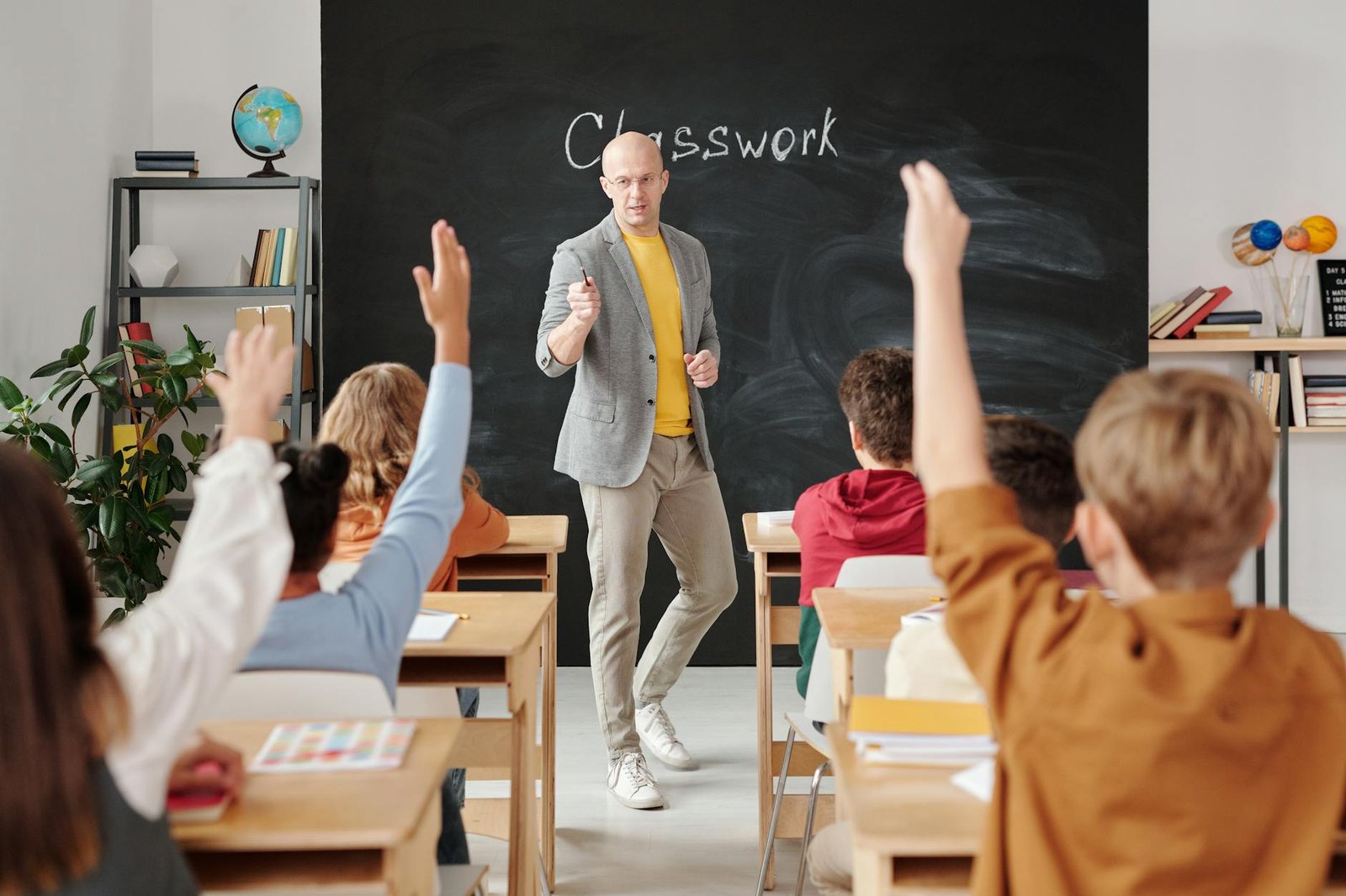 Enhancing Critical Thinking and Problem-Solving Skills in Students: Innovative Teaching Methods for Success