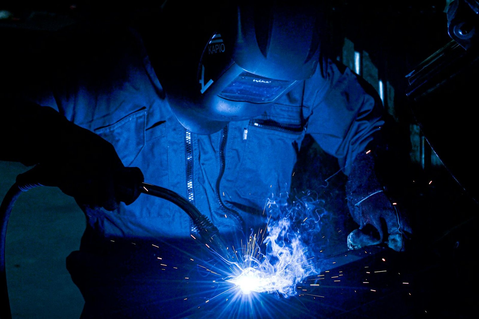 https://www.pexels.com/photo/welder-at-work-5650006/